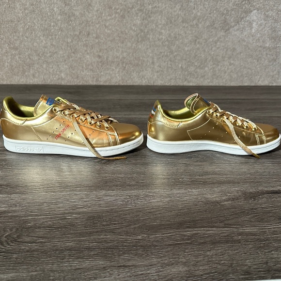 Adidas Stan Smith Gold Shoes - Picture 6 of 15